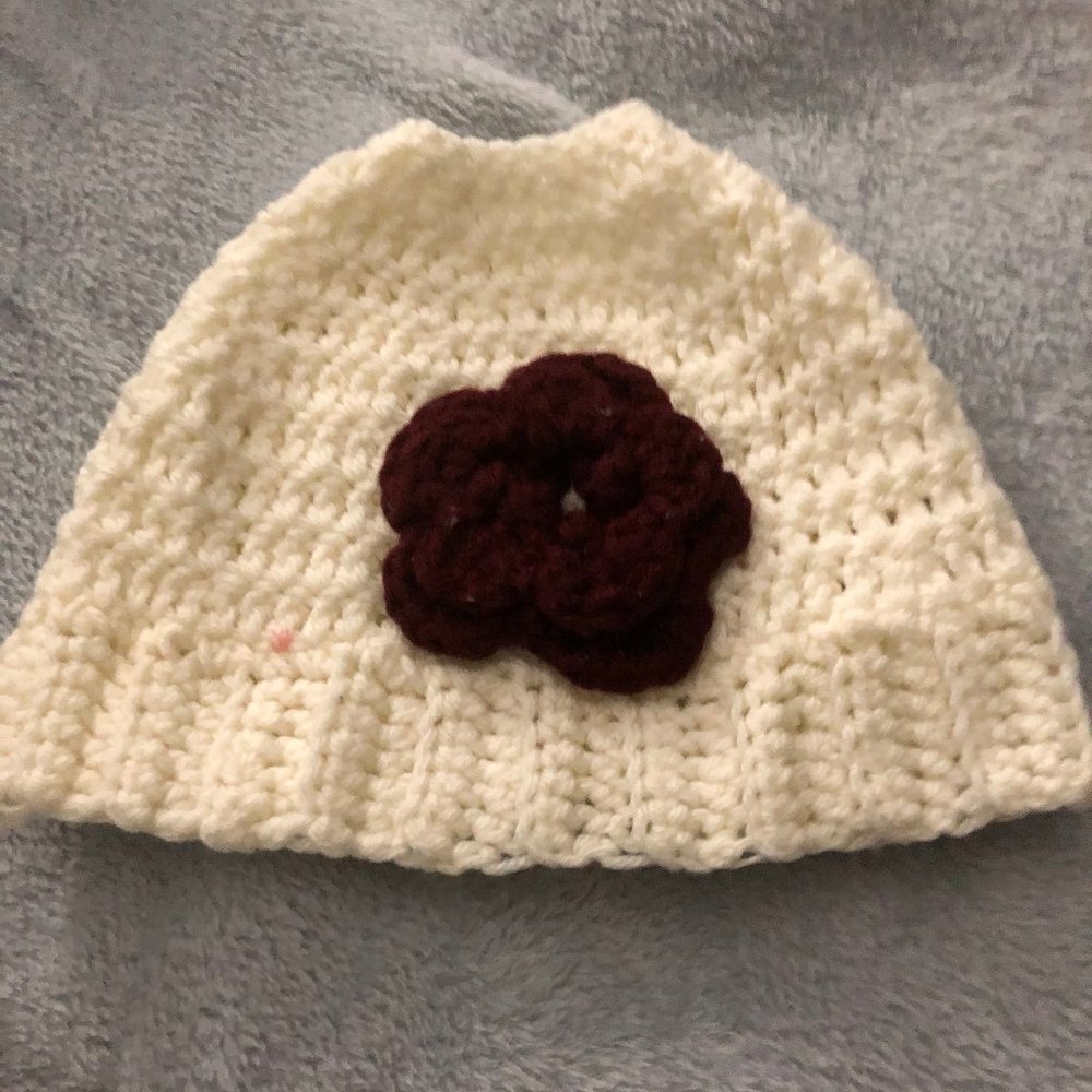White Crochet Hat w/Maroon Flower